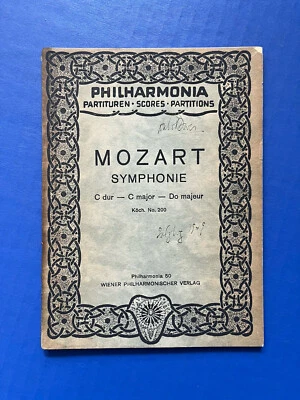 Mozart - Symphony No. 28 in C - Philharmonia Miniature Study Score PB - Image 1 of 4