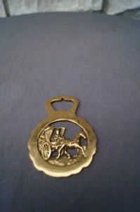 Schöner,gepflegter Flaschenöffner mit Kutsche und Pferd aus Messing - Bild 1 von 4