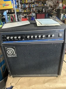 Combo amplificador de guitarra Ampeg SS-150 estado sólido SS150 usado funcionando - Imagen 1 de 17