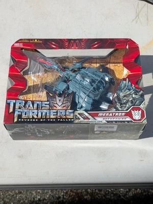 Figura de acción Transformers Revenge of the Fallen Voyager Class Megatron NUEVA 2008 Foto 1 de 4