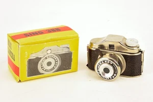 Cámara Sing 388 Subminiatura Estilo Hit 14x14mm Exposiciones 17.5mm Película en Caja V26 - Imagen 1 de 8