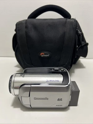 Panasonic Camcorder Camera SDR-H200 w/ Charger, Battery, Camera Bag 512MB SD - Image 1 of 4