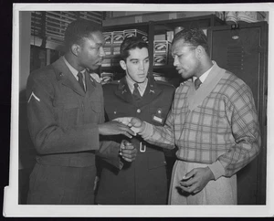 1955 Vintage Photo Sugar Ray Robinson Luther Rawlings Before Bobo Olson Fight - Picture 1 of 4