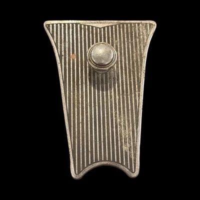 Bandeja de cinzas Buick vintage com botão original GM 1933 1934 - Imagem 1 de 4