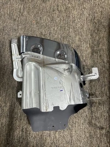 Silenciador trasero izquierdo Volvo S90 V90 2017-2020 cromado 31428864 LH R130 - Imagen 1 de 3