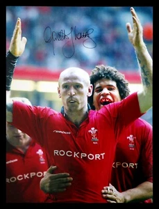 Gareth Thomas Hand Signed 12x16 Wales Rugby Photograph : B: Sports Memorabilia - Picture 1 of 5