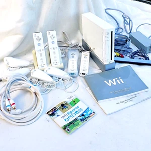 Nintendo Wii Gaming Console Complete Gaming Set - White 4 Controllers Nunchucks - Picture 1 of 16