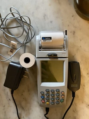 Lector de tarjetas de crédito Nurit 8000 Store & Forward Foto 1 de 2