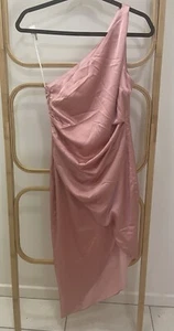 SHOWPO Womens Dress size 8 BNWT Pink One Shoulder Asymmetrical Bottom NEW Mini - Picture 1 of 5