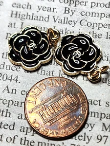 CHANEL ZIPPER PULLS BLACK CAMELLIA GOLD TONE 15 MM - send message about shipping - Picture 1 of 3