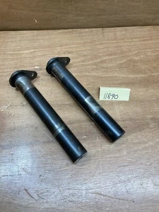 JUEGO DE 2 PASADORES PIVOTANTES BRAZO ELEVADOR TRASERO TORO REELMASTER 107-2062 5410 5510 5610 5510D  - Imagen 1 de 9