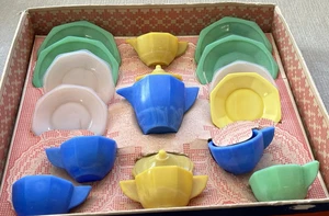 Akro Agate Children’s Tea Dishes Set in Box 16 pcs Mixed Color Depression Glass - Picture 1 of 4