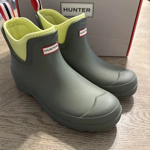 NEW Hunter Womens Original Chelsea Waterproof Rain Ankle Boots Size 8 - Picture 1 of 6