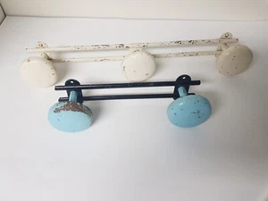 Lot 2 Porte-manteaux métal (Blanc 3 Patères - bleu 2 patères) - années 50 / 60 - Bild 1 von 3