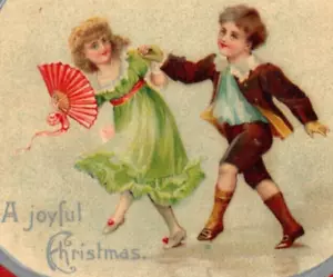 Cartolina antica carina bambini 1908 che ballano gioiosa Natale campane argento agrifoglio - Foto 1 di 3