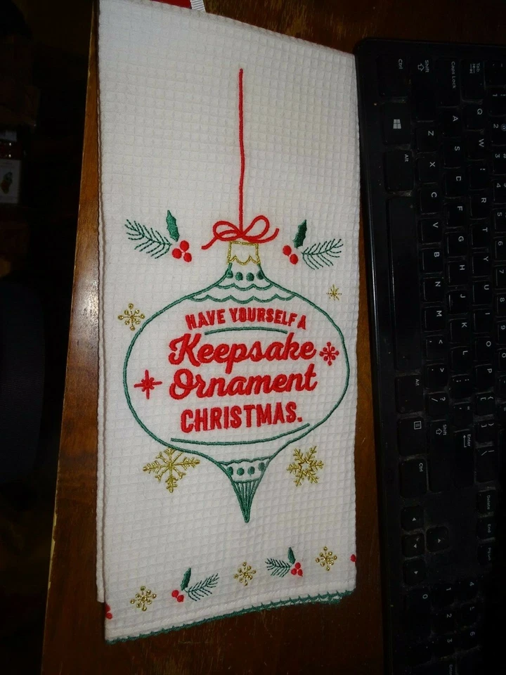 Hallmark QMC3115 Keepsake Ornament Christmas Tea Towel