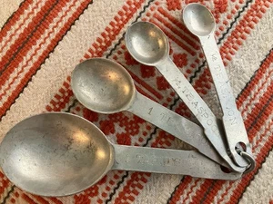 Vintage Aluminium Metall Messlöffel Set komplett 4 Stück mit Ring Retro Küche 2 - Bild 1 von 24