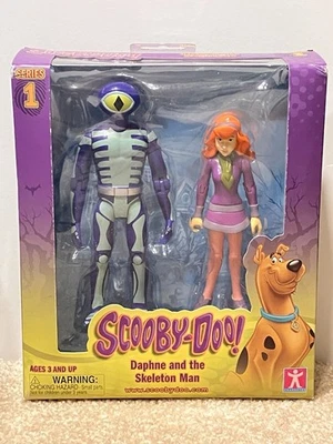 史酷比系列 1 达芙妮和骷髅人动作玩偶角色宪章 — 第 1/4 张图片