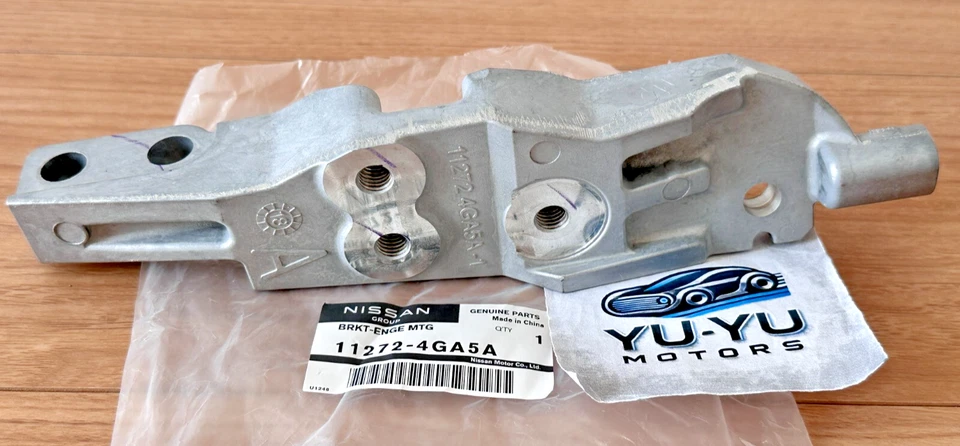 Infiniti Genuine FX35 G37 Q60 Q70 Right Engine Mounting Bracket 11272-4GA5A OEM - Imagem 1 de 4