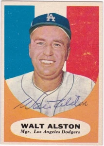 WALT ALSTON Autograph - Signed 1961 Topps #136 baseball card - Dodgers! HOF!  - Picture 1 of 4