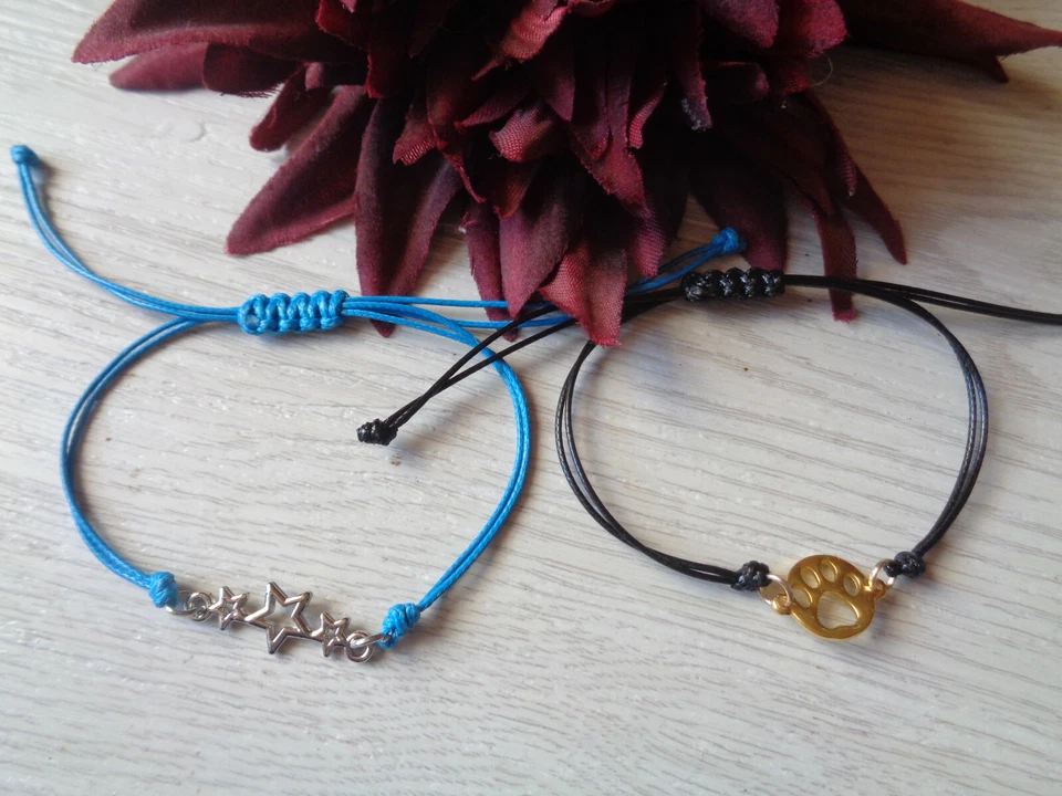 Armbänder schwarz oder blau "Stern oder Tierpfote" Makrameeknoten - Bild 1 von 1