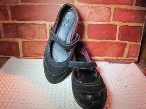 ARIAT BLACK MARY JANES WITH SHINY TOES  WOMEN'S SIZE 7??  268 - Picture 1 of 7