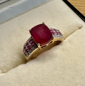9 ct Gelbgold Rubin Ring mit 14 Brillanten/16 Rubinen Gr. 57 - Harry IVENS „IV“ - Bild 1 von 8