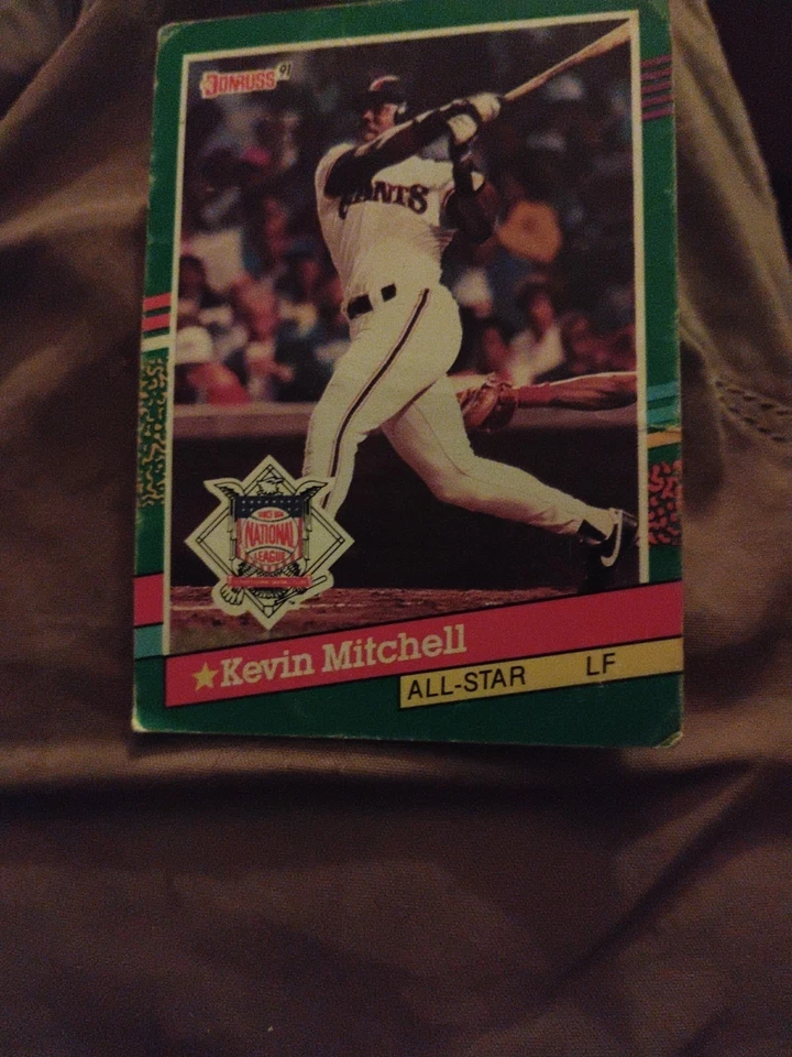 1991 Donruss - Kevin Mitchell #438 3 Yellow Stripes on Right Border - Image 1 of 4