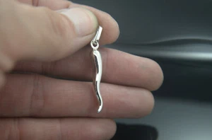 Cornicello Italian Horn Pendant 29mm Hand made in 14k White Gold (Solid Item) - Picture 1 of 5