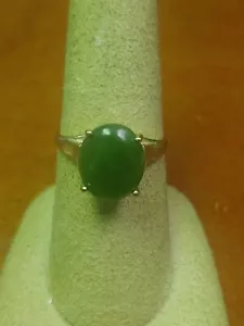 Vintage 14K Yellow Gold Jade Ring Size 7.75 - Picture 1 of 7