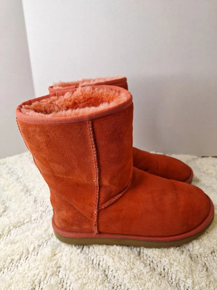 UGG Boots Women Sz 8 Suede Classic Short Red Winter Boots Sheepskin Cozy Outdoor - Image 1 of 4