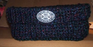 Handgefertigter gehäkelter Korb 7" x 10" x 4" marineblau/rot Tweed - Bild 1 von 4