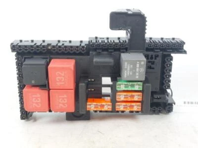 A2059068501 SCATOLA FUSIBILI MERCEDES-BENZ CLASSE C CABRIO (W205) 250d 2.2 D 16V - Immagine 1 di 3