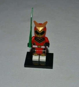 LEGO FIGURES 71027 SERIES 20 - SUPER WARRIOR # 9 LOOSE MINI FIGURE - Picture 1 of 3