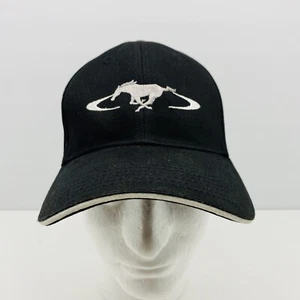 Cappello/Berretto Ford Mustang - Nero e Grigio con Emblema Griglia Pony/Logo Regolabile Usato in Ottime Condizioni - Foto 1 di 8