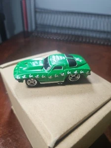 Vintage Muscle Machines Funline 2000 Holiday Hotrods Green Corvette - Picture 1 of 6