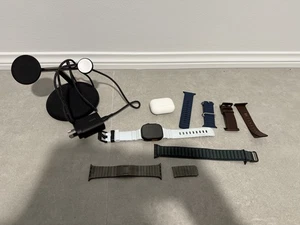 Apple Watch Ultra 2 GPS + Cellular 49mm Titanium Case with Accessories - Photo 1 sur 12