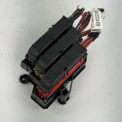 Soporte de caja bloque de fusibles trasero izquierdo AUDI A4 A5 S4 Q5 2008-2016 2017 8K0971845 Foto 1 de 4