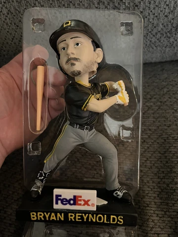 Pittsburgh Pirates Bryan Reynolds #10 CF Bobblehead SGA 6/18/22 Cover