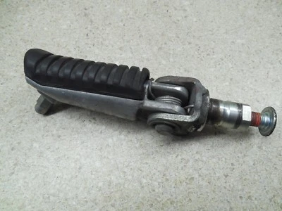 05-06 Kawasaki Z750s ZR750K LEFT FRONT FOOT REST PEG 34028-1428 - Image 1 of 3