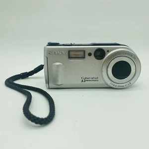SONY Cyber-Shot 3.3 Mega Pixels f=8.0-24mm 1:2.8 W/64 MB Memory Stick DSC-P1 - Picture 1 of 15