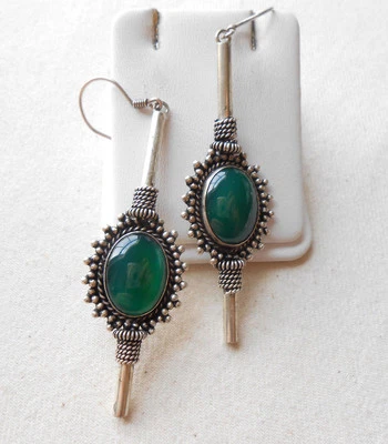 Pendientes colgantes largos envueltos en calcedonia verde de plata de ley 145508 Foto 1 de 4