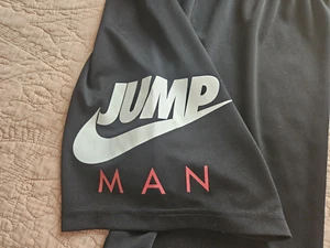 NWOT Nike Air Jordan Jump Man Black Youth Shorts, Age 12-13 Years, Size Large - Picture 1 of 4
