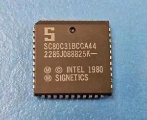 (1PC) SC80C31BCCA44 Microcontroller, 8-Bit, 8051 CPU, 12MHz, CMOS, PLCC44 - Picture 1 of 2