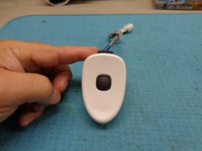 SCION iQ 12 13 14 15 BLANCO VENTISCA 70 ELÉCTRICO PUERTA LEVADIZA ESCOTILLA MANIJA BOTÓN INTERRUPTOR Foto 1 de 4