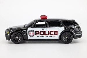 2005 Matchbox #30 Dodge Magnum Police DODGE CITY POLICE | OPAQUE WINDOWS | MINT - Picture 1 of 1