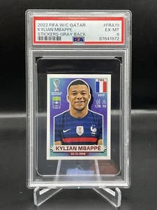 Pegatinas Kylian Mbappé 2022 Panini Copa Mundial de la FIFA Qatar espalda gris PSA 8 - Imagen 1 de 2