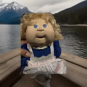 Muñeca parlante Cabbage Patch - Imagen 1 de 9