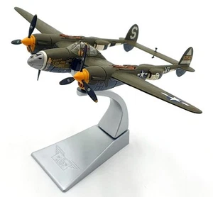 Corgi escala 1/72 US36604 - P-38J-10 R.Loehnert 55th FS Northamptonshire 1944 - Imagen 1 de 6
