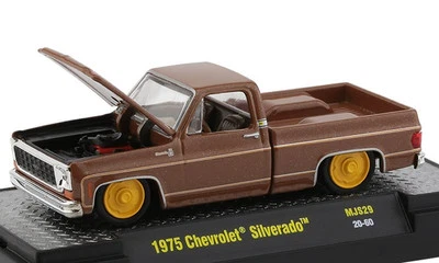 CHEVROLET Silverado - 1975 - brownmetallic - M2 Machines 1:64 - Immagine 1 di 4